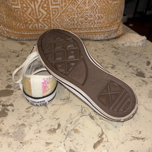 Women’s Converse Chuck Taylor All Star Iridescent Sequin Low Top Sneakers 7 - Picture 6 of 7